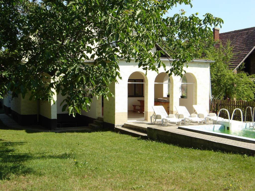 Somogyi Vendeghaz Villa Zamárdi Buitenkant foto